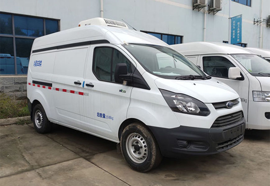 江鈴福特全順V362面包冷藏車 國(guó)六