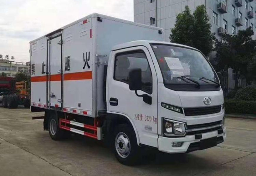 躍進(jìn)藍(lán)牌柴油國(guó)六爆破器材運(yùn)輸車